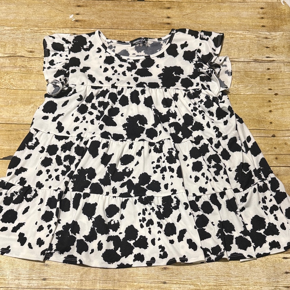 Black and White Tiered Women’s top